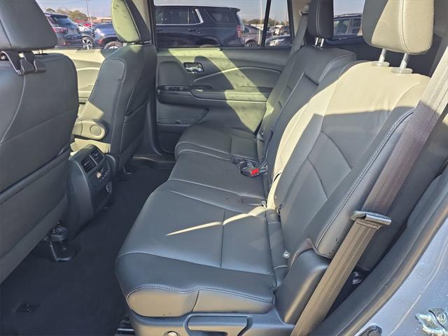 used 2022 Honda Pilot car, priced at $33,155