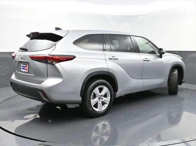 used 2022 Toyota Highlander car, priced at $30,997