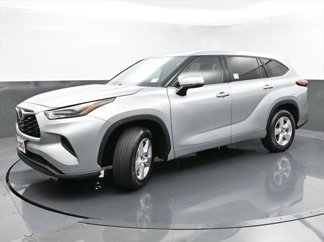 used 2022 Toyota Highlander car, priced at $30,997