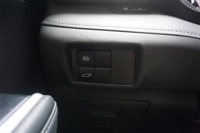 used 2022 Toyota Highlander car, priced at $34,700