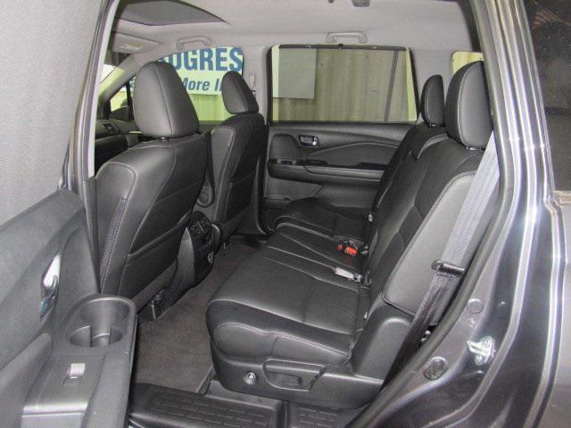 used 2022 Honda Pilot car, priced at $33,997