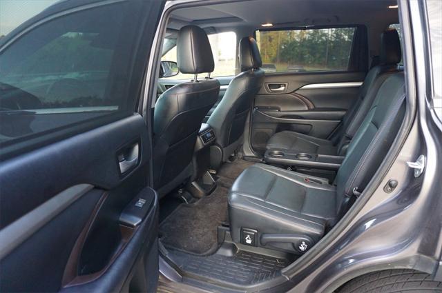 used 2017 Toyota Highlander car, priced at $18,250