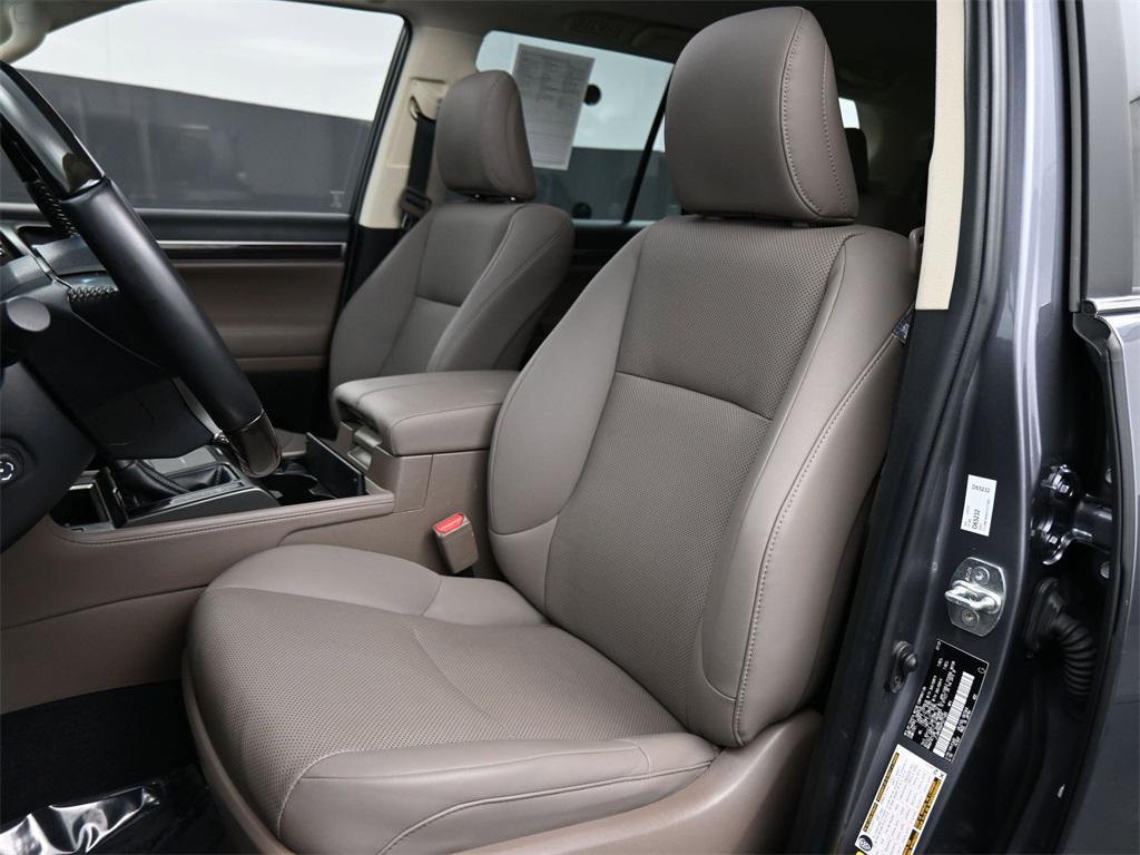 used 2023 Lexus GX 460 car, priced at $55,000