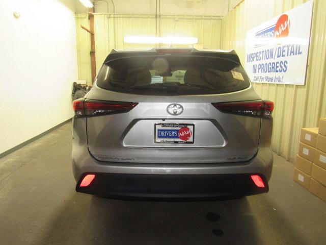 used 2021 Toyota Highlander car, priced at $35,997