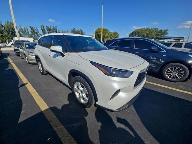 used 2022 Toyota Highlander car, priced at $29,994