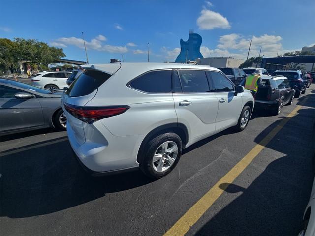 used 2022 Toyota Highlander car, priced at $29,994