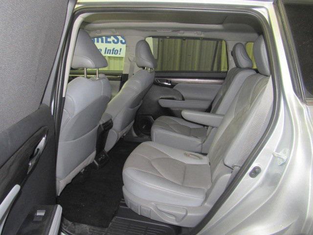 used 2021 Toyota Highlander car, priced at $39,997