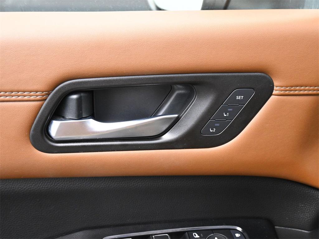 used 2022 Nissan Pathfinder car, priced at $34,000