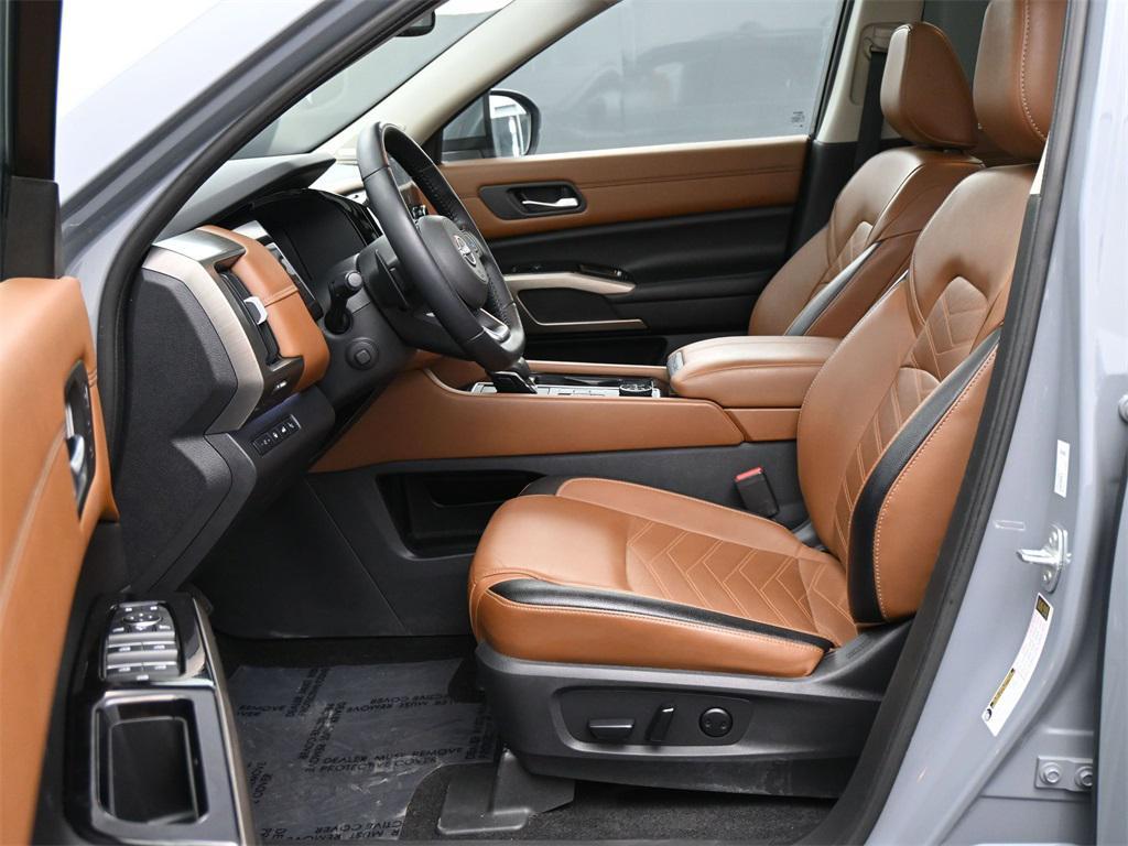 used 2022 Nissan Pathfinder car, priced at $34,000