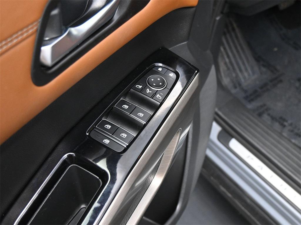 used 2022 Nissan Pathfinder car, priced at $34,000