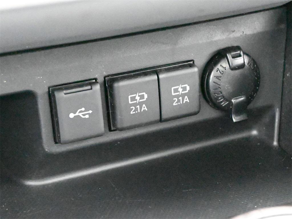 used 2021 Toyota Highlander car, priced at $33,000