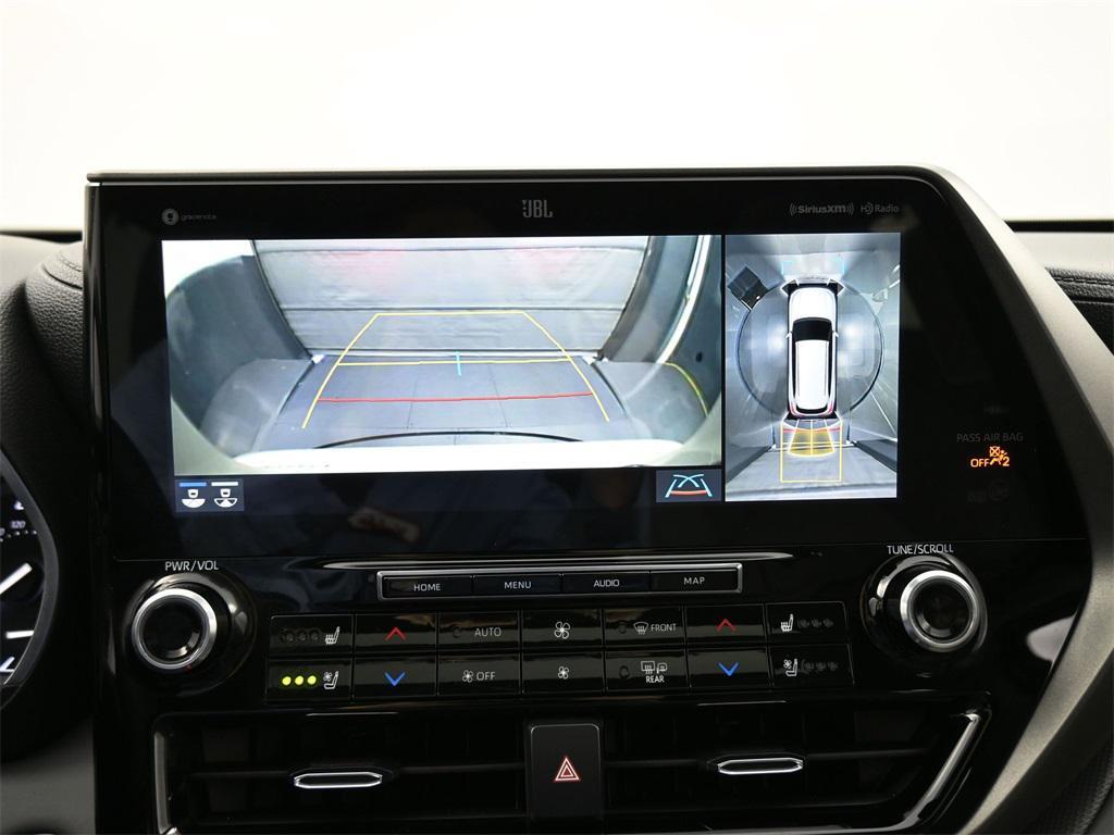 used 2021 Toyota Highlander car, priced at $33,000