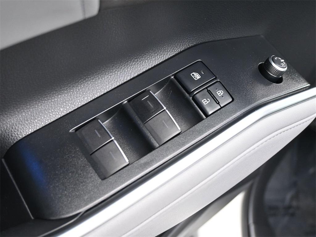 used 2021 Toyota Highlander car, priced at $33,000