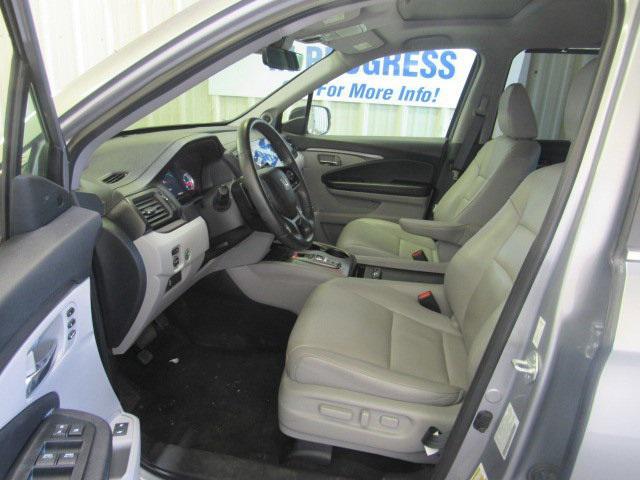 used 2022 Honda Pilot car, priced at $31,497