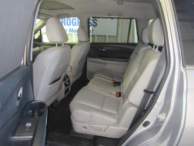 used 2022 Honda Pilot car, priced at $31,497