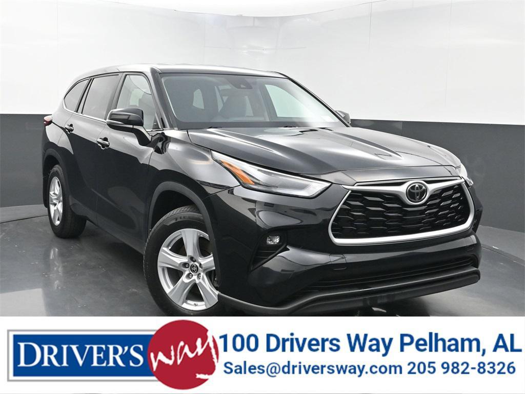 used 2023 Toyota Highlander car, priced at $32,250