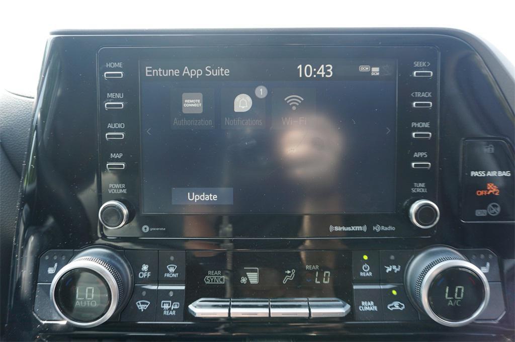 used 2020 Toyota Highlander car, priced at $25,000