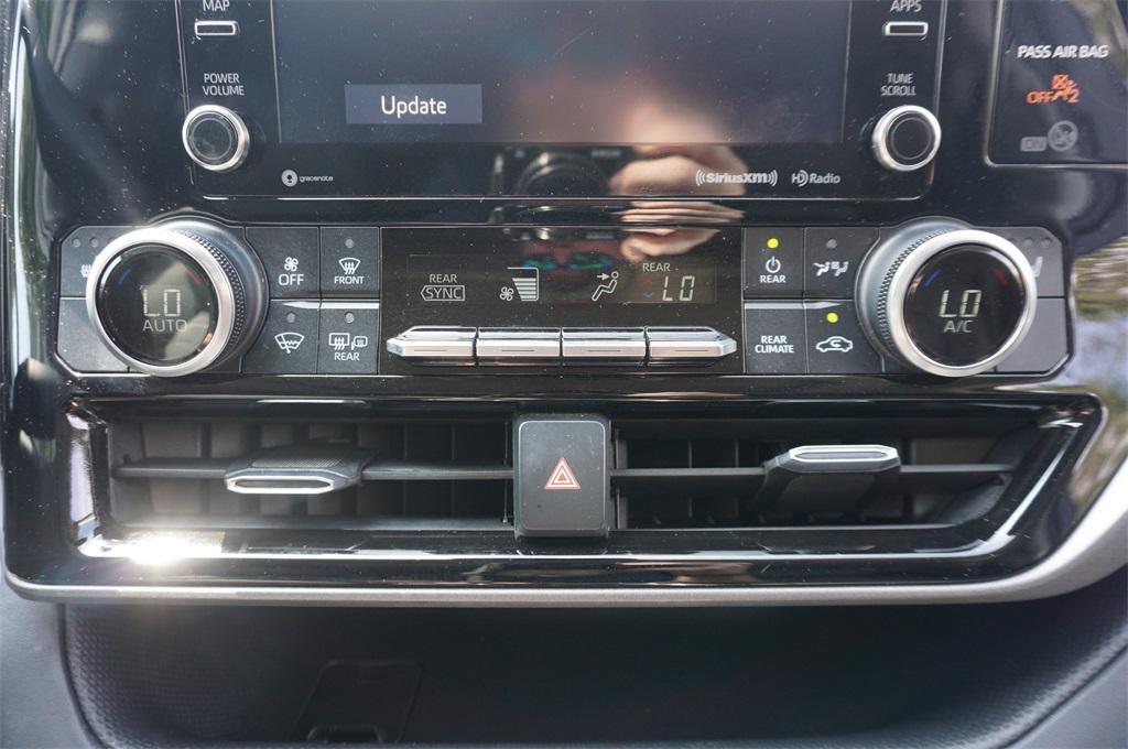 used 2020 Toyota Highlander car, priced at $25,000