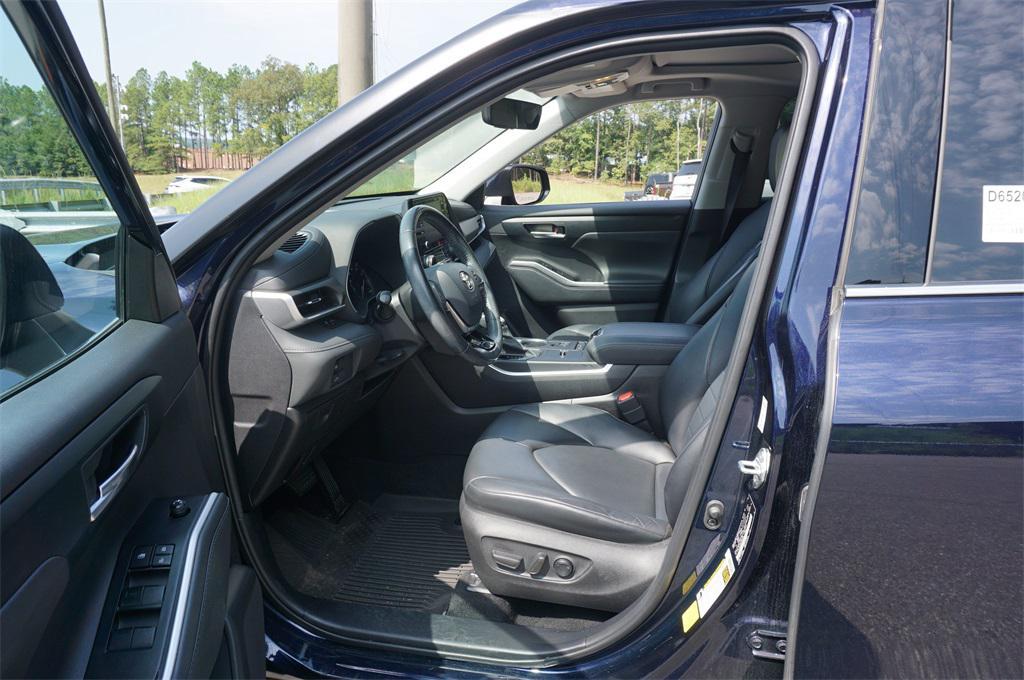 used 2020 Toyota Highlander car, priced at $25,000