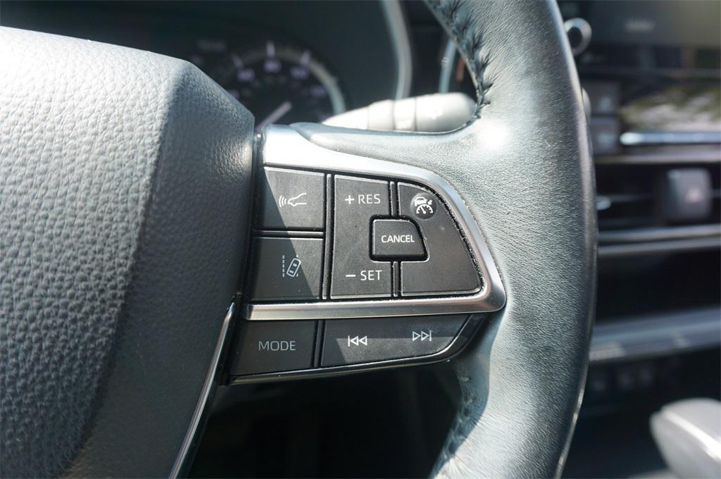 used 2020 Toyota Highlander car, priced at $25,000