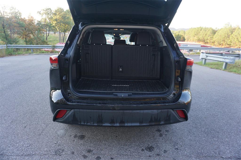 used 2023 Toyota Highlander car, priced at $39,750