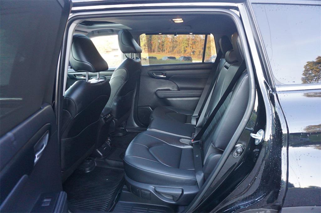 used 2023 Toyota Highlander car, priced at $39,750