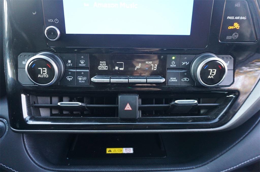 used 2023 Toyota Highlander car, priced at $39,750