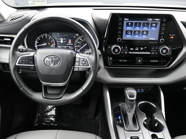 used 2022 Toyota Highlander car, priced at $35,997