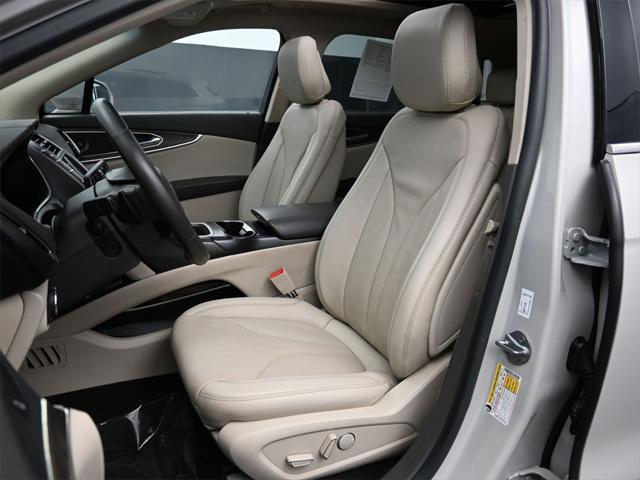used 2020 Lincoln Nautilus car, priced at $25,000