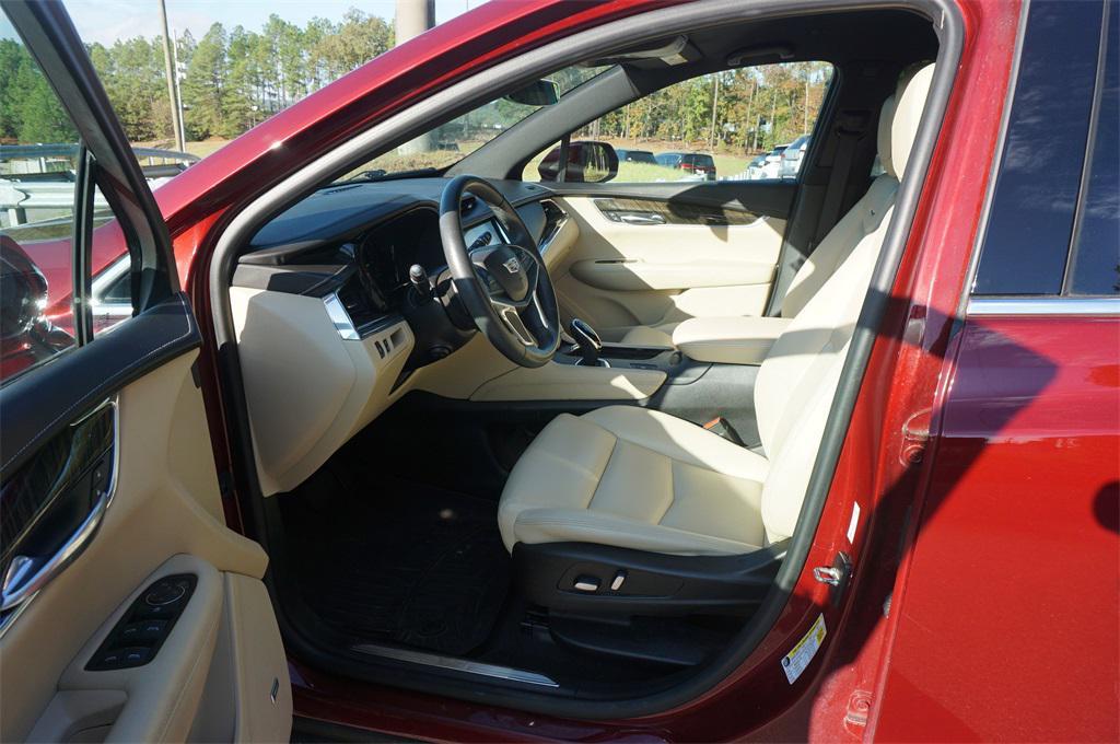 used 2017 Cadillac XT5 car, priced at $13,250