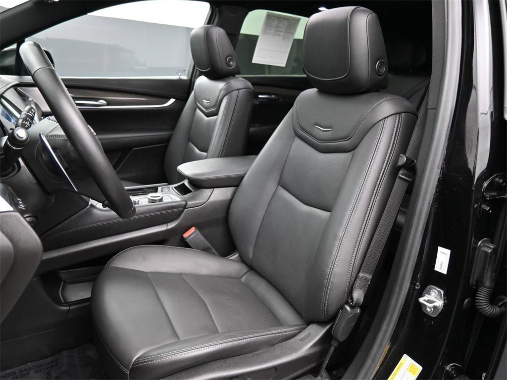 used 2022 Cadillac XT5 car, priced at $35,000