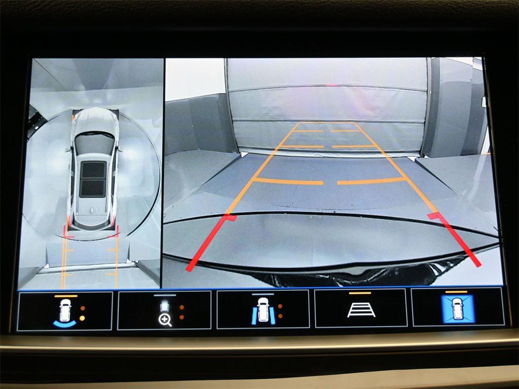 used 2022 Cadillac XT5 car, priced at $35,000