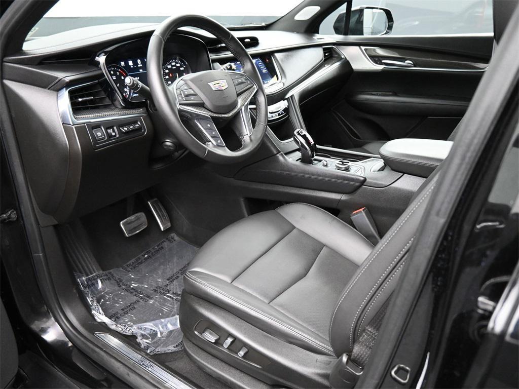 used 2022 Cadillac XT5 car, priced at $35,000