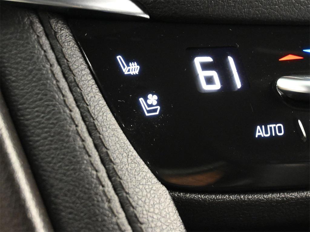 used 2022 Cadillac XT5 car, priced at $35,000