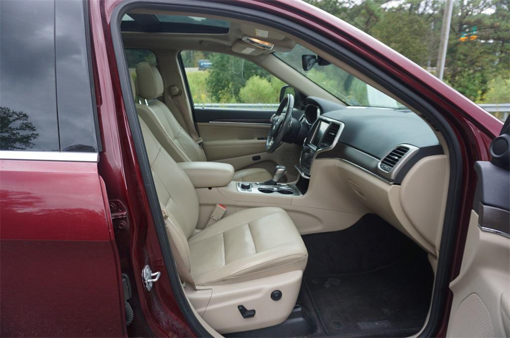 used 2017 Jeep Grand Cherokee car, priced at $13,500
