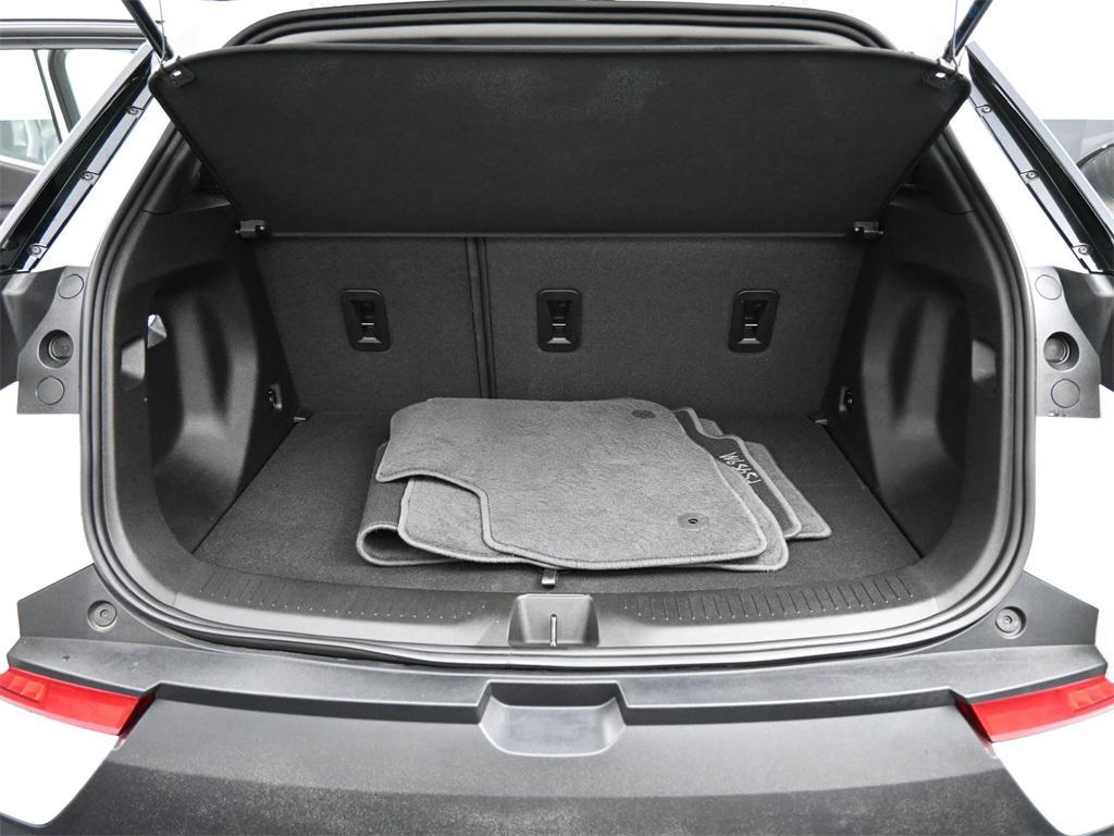 used 2023 Chevrolet Bolt EUV car, priced at $20,000