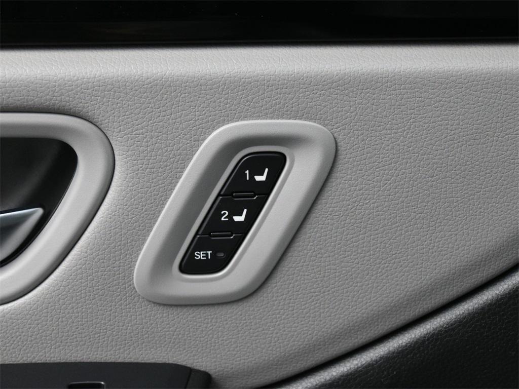 used 2023 Honda Pilot car, priced at $33,000