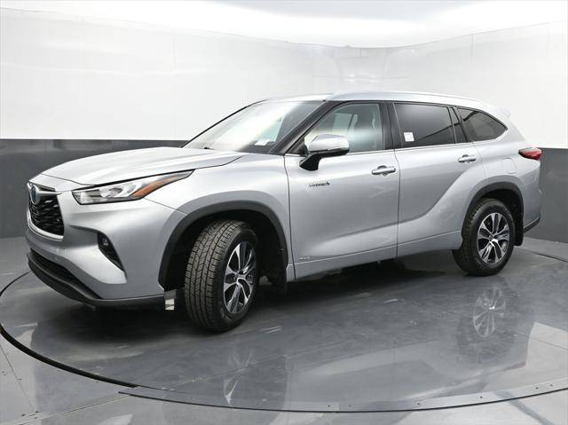 used 2020 Toyota Highlander Hybrid car, priced at $36,997