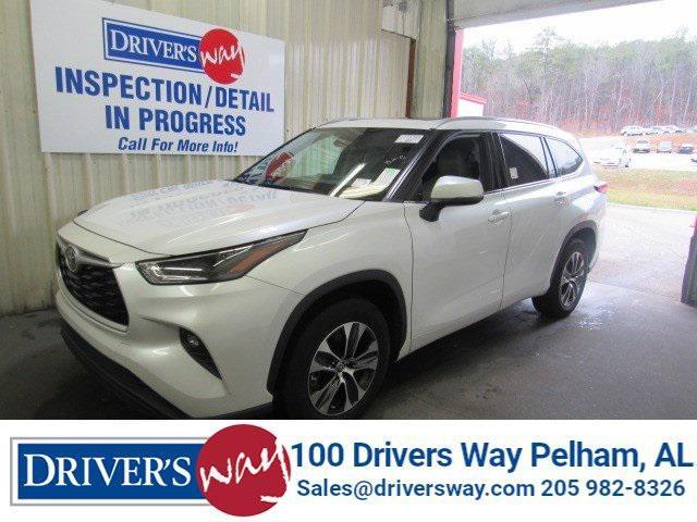 used 2022 Toyota Highlander car, priced at $37,553