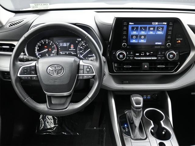 used 2022 Toyota Highlander car, priced at $37,553