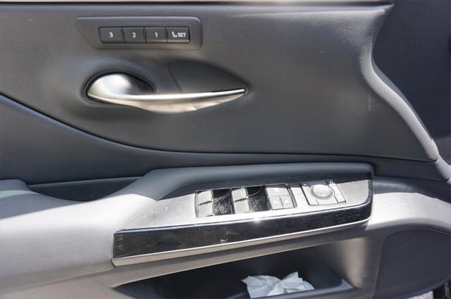 used 2023 Lexus ES 350 car, priced at $43,000
