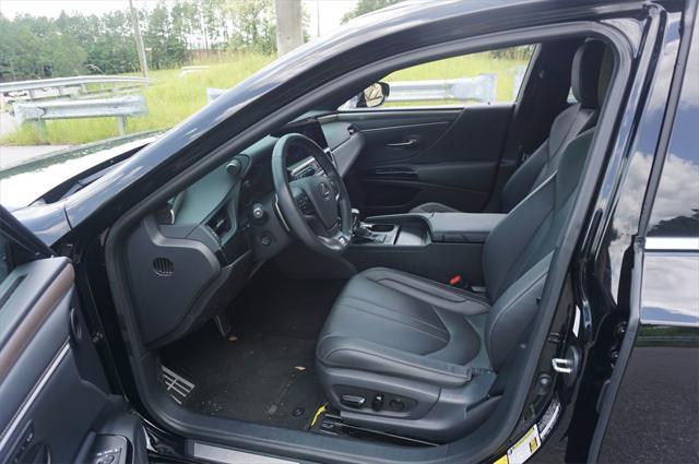 used 2023 Lexus ES 350 car, priced at $43,000