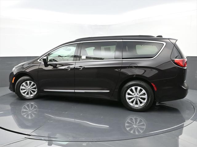 used 2017 Chrysler Pacifica car, priced at $17,094