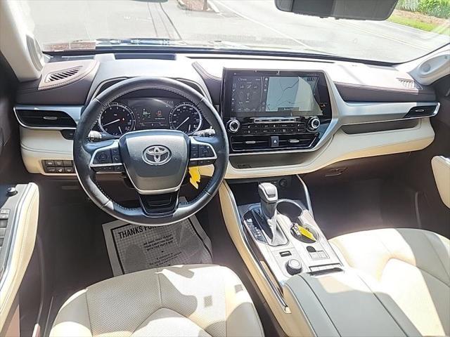used 2022 Toyota Highlander car
