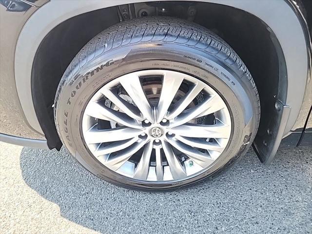 used 2022 Toyota Highlander car