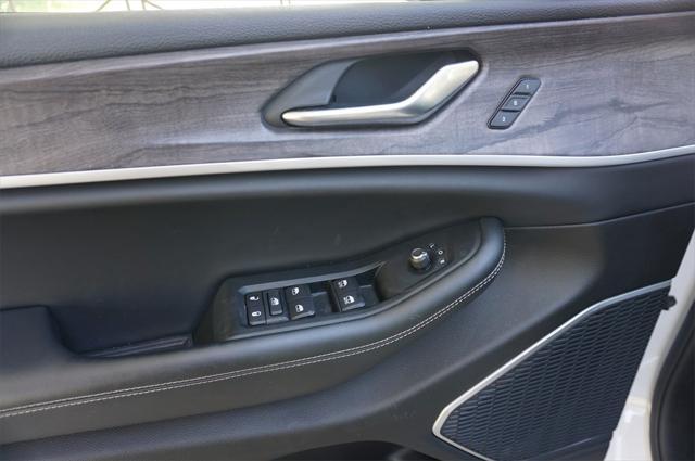 used 2022 Jeep Grand Cherokee car, priced at $33,525