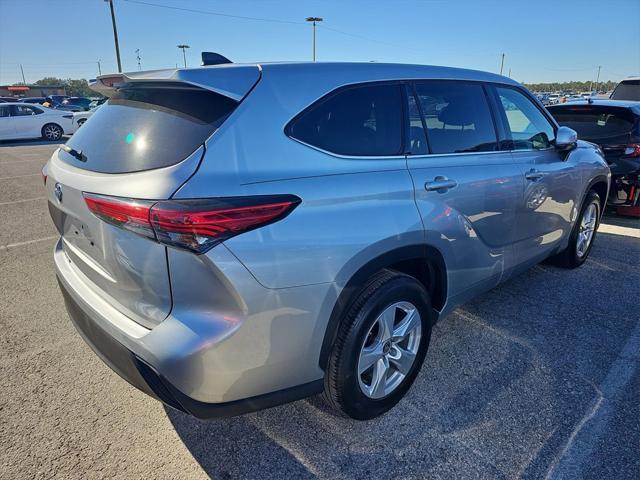 used 2022 Toyota Highlander car, priced at $29,997