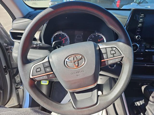 used 2022 Toyota Highlander car, priced at $29,997