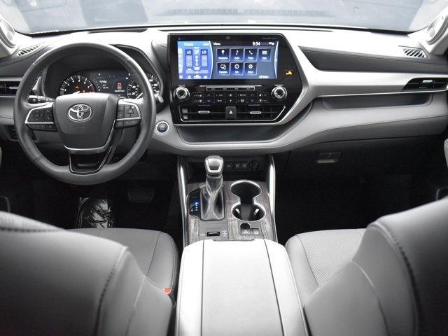 used 2021 Toyota Highlander car, priced at $34,497