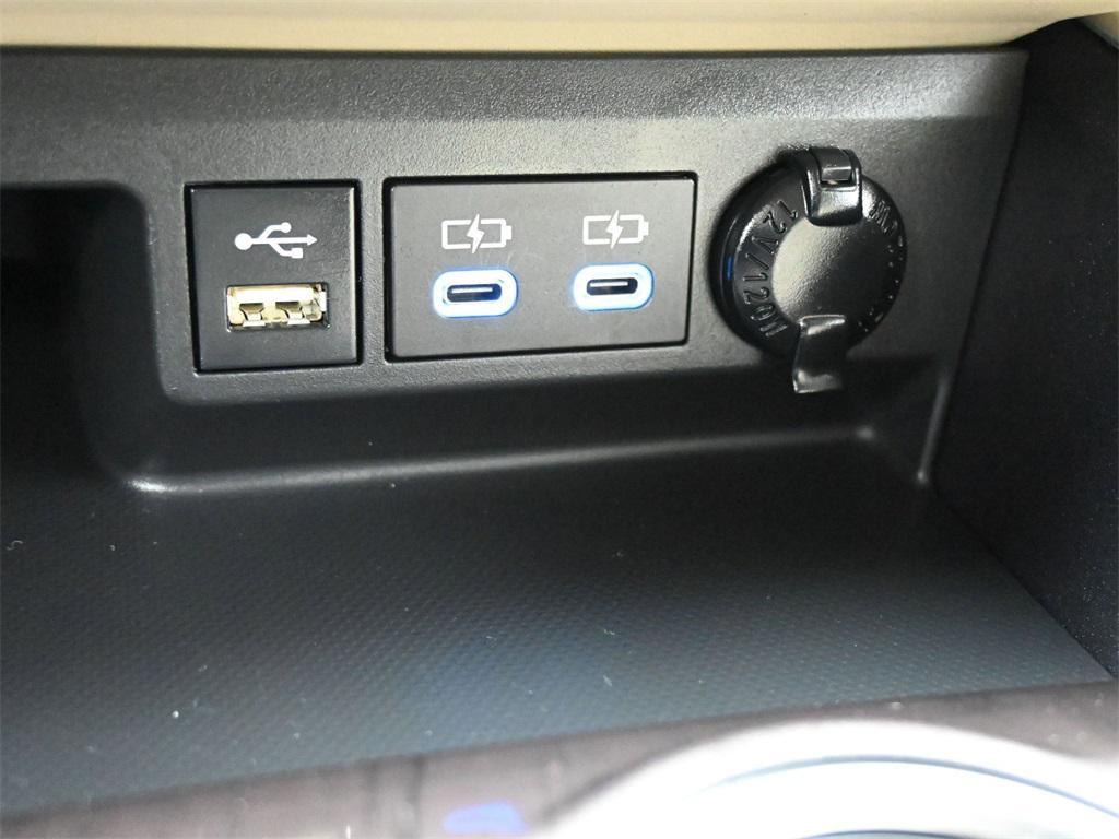 used 2022 Toyota Highlander car, priced at $38,500